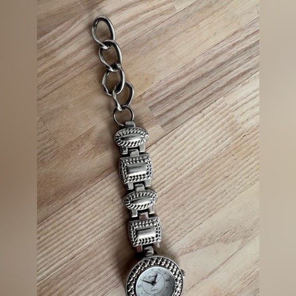 Geneva Ladies Watch Stainless Toggle Bracelet Round White Dial - Picture 7 of 11